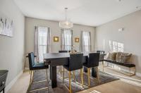 Luxurious 4BR home with parking & patio l Corporate & Extended Stays welcome l Fits 8-10 - Chambres d'hôtes Washington