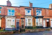 Stylish 3 Bed Home in Sheffield by Eason Stays, Ideal For Weekend Getaways & Business Travellers, with Pool Table & Free Parking - Bed and Breakfast Nether Edge