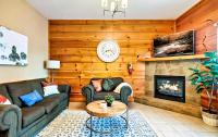 Charming Cabin Retreat with Grill Deck & Resort Perks - B&B Pigeon Forge