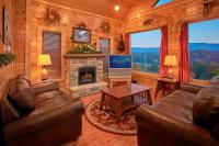 Cozy Getaway w View Pool Table Arcade & Hot tub - Bed and Breakfast Sevierville