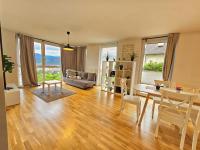 Innsbruck City View Apartment with 2 Bedrooms - B&B Innsbruck