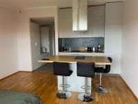 Kristalli Studio with amenities, free parking - B&B Tartu