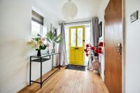 Spacious 4BR Home near ExCeL - 1Gbps WiFi - Free Parking - B&B Londra
