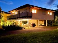 Ferienhaus Villa Kolberg mit Garagen - Nahe Faaker See, Villach, Wörthersee - Chambres d'hôtes Finkenstein
