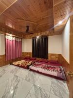 Basic Driepersoonskamer met Gedeelde Badkamer