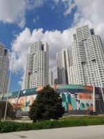 Skyline View Apartment - 35th Floor, Cevahir Tower Skopje - Chambres d’hôtes Skopje