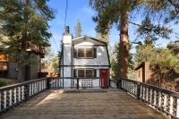 Big Bear Lake, On Slope, Walk to Ski Resort, Decked Hot Tub, Fenced Yard, Pet Friendly, BBQ, Fire Pit, Golf, Zoo - Ferienwohnung Big Bear Lake