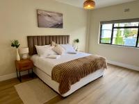 Modern Seaside Apartment - B&B Fish Hoek