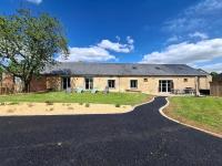 La Grange Flor'Alie gîte et piscine intérieure - B&B Meslay-le-Grenet