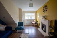 2BR Home Near Shops & Transport Links - Bed and Breakfast Wednesbury