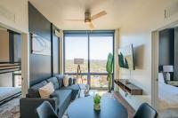 Detailed 2BD, HighRise DT, Pool, Gym, Parking, Sleeps 5 - Bed and Breakfast Phoenix