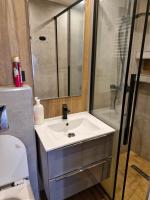 Basic Triple Room with Shared Bathroom