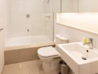 Private Apartment The Laneway Central CBD Hideaway on Little Collins - B&B Melbourne