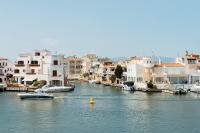 WELCS APARTAMENTO 260 EMP con vistas al canal - Bed and Breakfast Empuriabrava