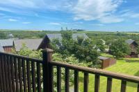 Holiday lodge, on-site watersports, Retallack Resort - B&B Saint Columb Major