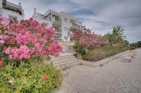 Glabur Stays! The One -1 - Elite Marina Front! - Bed and Breakfast Zýgi