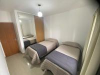 Departamento sobre AVENIDA con BALCON - Chambres d’hôtes Santiago del Estero