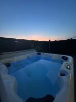 HexHouse Luxury - Bed and Breakfast Floreşti