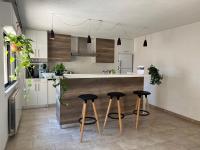 Newly refurbished 2-bedroom flat in a compound - B&B