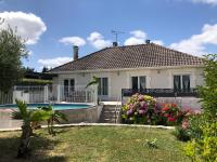 Maison proche d'Angoulême 8 couchages avec piscine - B&B Fléac