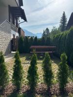 Pritlični apartma Hribovc z atrijem v bližini Golf Cluba - Bed and Breakfast Kranjska Gora