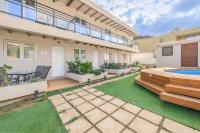 Holiday Homes BlueGreen - Beachfront, Pool, Garden and BBQ - near Heraklion - Ferienwohnung Lygariá