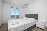 Apartamento de 2 dormitorios con balcón