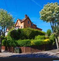 South Croydon, garden maisonette, free parking, Gatwick accessible - Chambres d’hôtes Purley