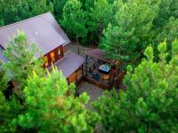 New! Near Attractions, Private Balcony, Pets Welcome, Paved Road, Hot Tub - Chambres d'hôtes Broken Bow