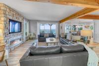 Edgewater Bluffs - Lakefront - Hot Tub - Firepit - B&B Glenn