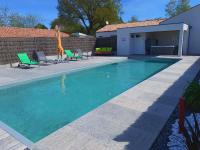 Maison de charme rénovée avec piscine, spa et proximité des plages vendéennes - FR-1-426-464 - B&B La Garnache