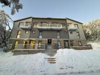 Elegant 3 Bedroom Ski Lodge 450m Ski Lift and slopes - B&B Mount Buller