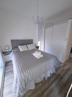 King Studio with Sofa Bed