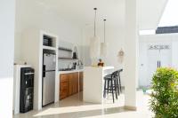 Villa Azula Bali - Bed and Breakfast Canggu