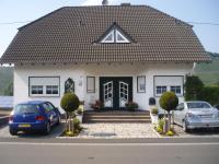 B&B Brauneberg - Landhaus Martina - Bed and Breakfast Brauneberg