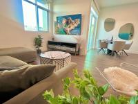 Penthouse with Hollywood Sign View 2 Bedrooms with 3 Beds - B&B Los Ángeles