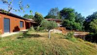 Maison et piscine bien située en sud ardeche très grand jardin - Chambres d'hôtes Saint-Paul-le-Jeune