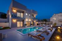 Terra House Luxury Living Between Mountain & Sea - B&B Žrnovnica