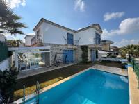 The Blue Mansion - Charming Family Villa in Çeşme - B&B Çeşme