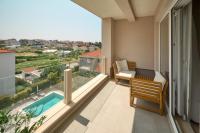 Appartement 1 Chambre avec Terrasse et Vue sur la Piscine