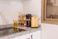 HAGS Apartment - Traditional Modern Apartment, full AC, 10m from airport - B&B