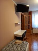 Dreibettzimmer mit Dusche