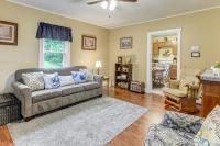 Grandmas Farm House on 125 Acres with Fire Pit! - B&B Beattyville