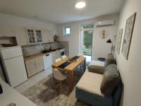 Lop - B&B Topla