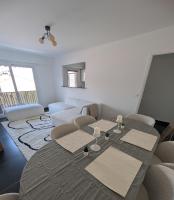 3 pièces proche gare - clim, accès plage à pied - B&B Cagnes-sur-Mer