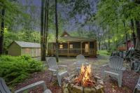cozy home in arrowhead lake with huge screened in porch beach and lake and playground - B&B Arrowhead Lake