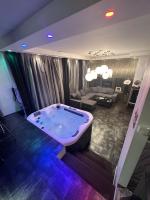 B&M Jacuzzi Rezidencija SELF CHECK - IN - Chambres d’hôtes Vilnius