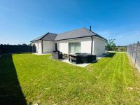 Maison de charme en bord de mer avec jacuzzi - B&B Merville-Franceville-Plage