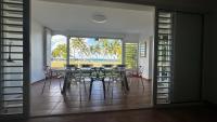 Bord de plage, pieds dans l'eau - B&B