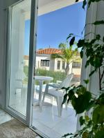 Lumière Retreat 2 - Bed and Breakfast Larnaca